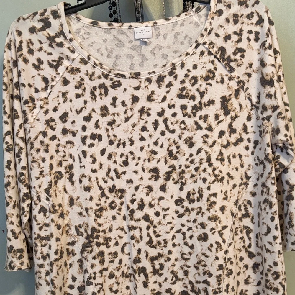 New Directions Cream and Brown Leopard Print Long Sleeve Top❤️3/20$ - Picture 2 of 8
